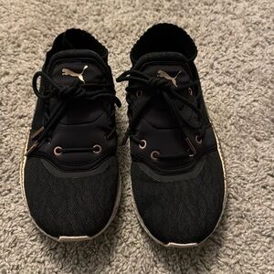 The Women's Tsugi Shinsei Metallic in Black